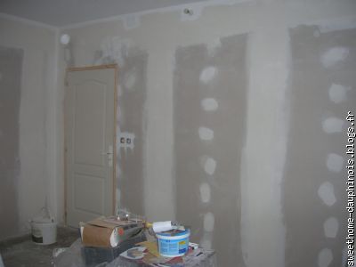 Finition du plafond et préparation de la sous-couhe des murs